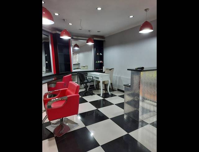 RETAIL PROPERTY TO RENT IN MALVERN